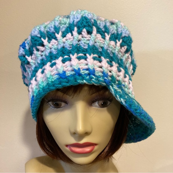 Ocean waves colors, hand knit, BoHo style, cap, with peaked visor, 4 season hat - Picture 5 of 9